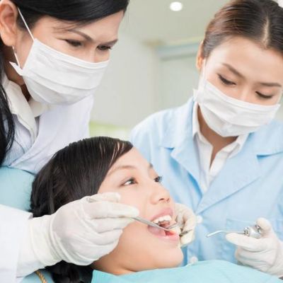 What are the early signs of oral cancer? Remember 4 