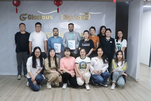 Welcome to UAE customers to visit our company!